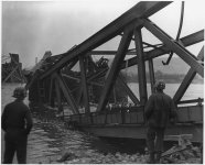 1920px-WWII,_Europe,_Germany,__U.S._First_Army_at_Remagen_Bridge__-_NARA_-_195343.jpg