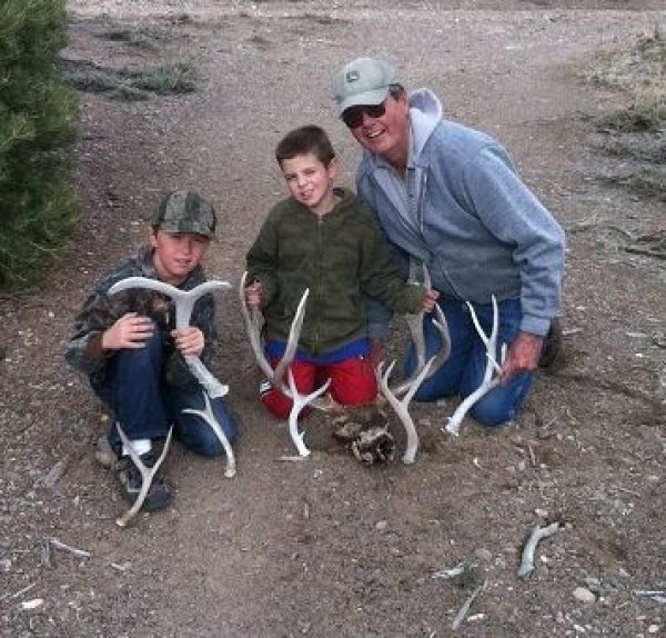 3118shed_hunt_with_boys.jpg