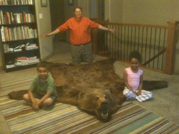 7437family_and_the_bear.jpg