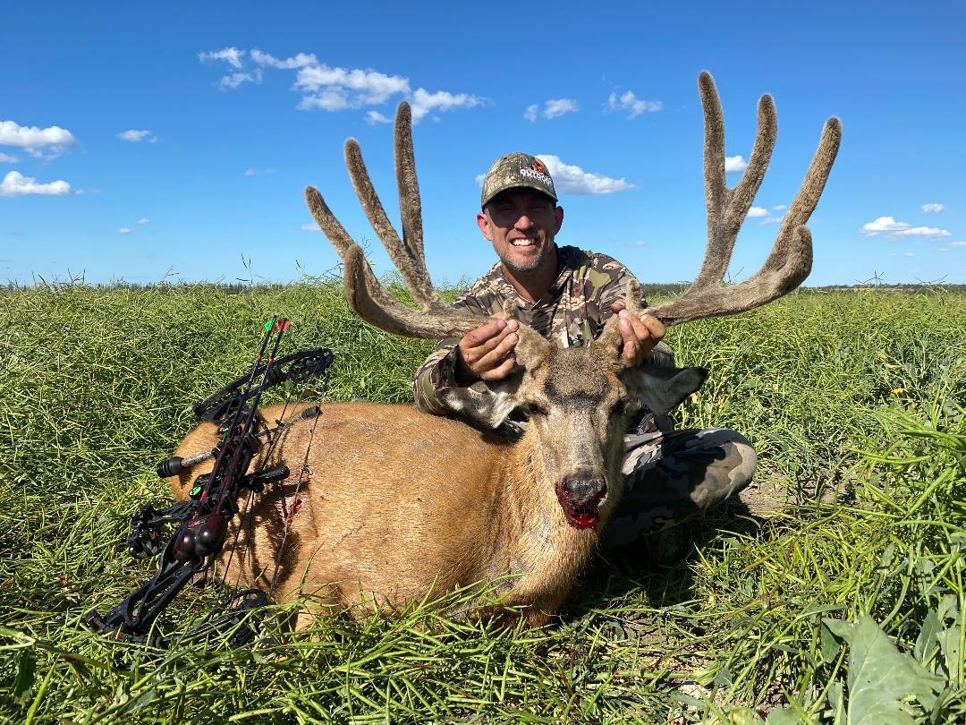 Mike's Outfitter Big Buck 1.jpg