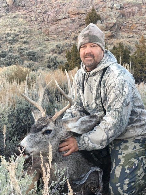 Wyoming buck.JPG