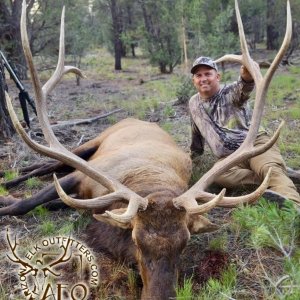 Big Bull with Arizona Elk Outfitters 4.jpg