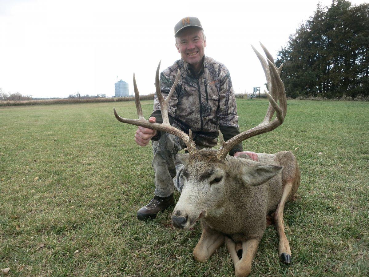 Nebraska Mule Deer Hunts